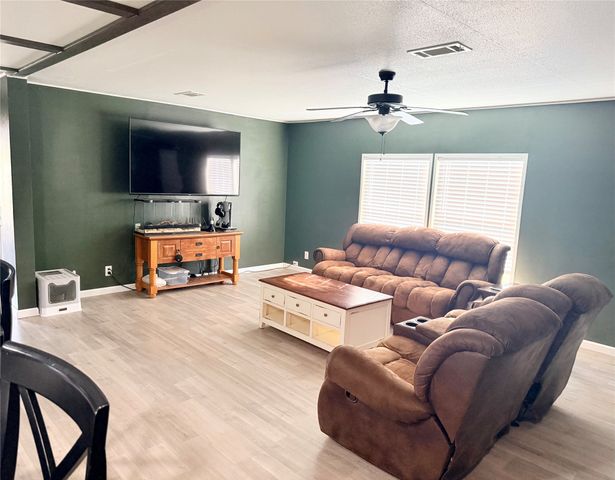 198 Railroad Drive, Mabank, TX 75156