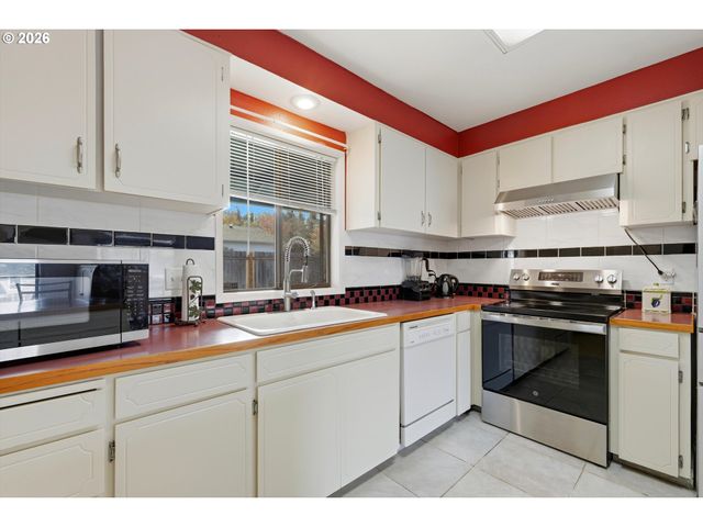 6811 Sw 170TH Ave, Beaverton, OR 97007