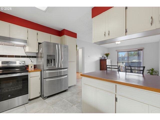 6811 Sw 170TH Ave, Beaverton, OR 97007