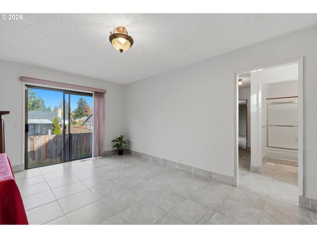 6811 Sw 170TH Ave, Beaverton, OR 97007