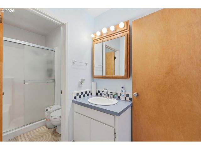 6811 Sw 170TH Ave, Beaverton, OR 97007