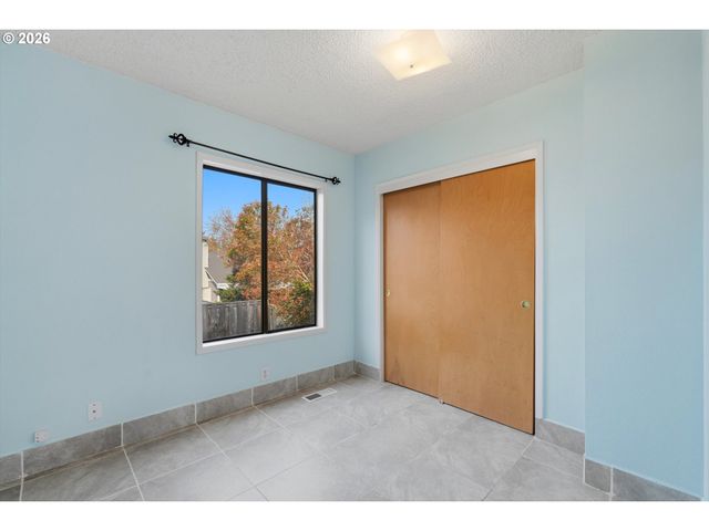 6811 Sw 170TH Ave, Beaverton, OR 97007