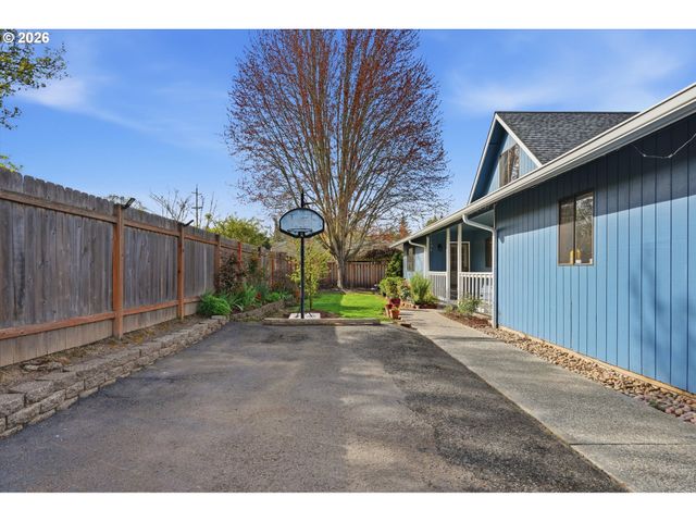 6811 Sw 170TH Ave, Beaverton, OR 97007