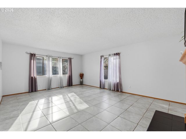 6811 Sw 170TH Ave, Beaverton, OR 97007