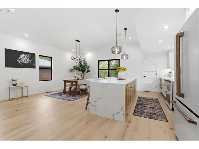 10000 Sw 25TH Ave, Portland, OR 97219