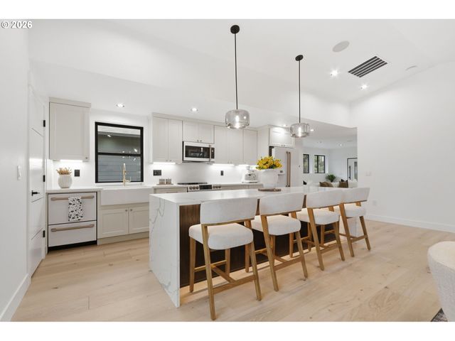 10000 Sw 25TH Ave, Portland, OR 97219