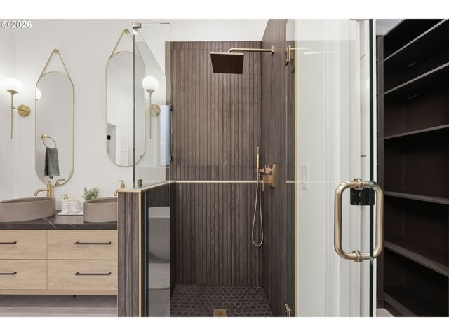 10000 Sw 25TH Ave, Portland, OR 97219