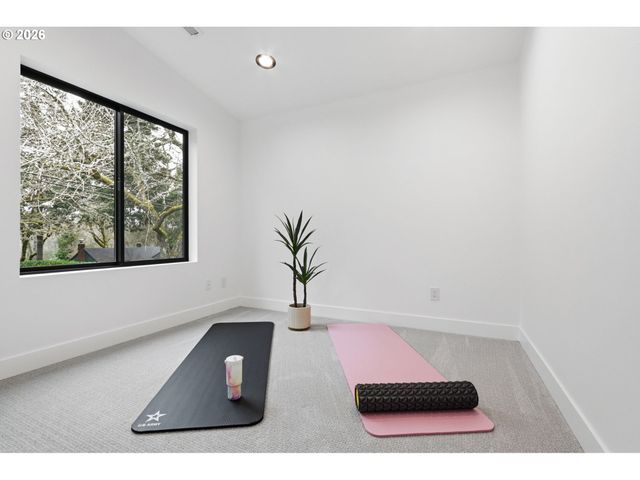 10000 Sw 25TH Ave, Portland, OR 97219