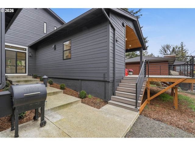 10000 Sw 25TH Ave, Portland, OR 97219