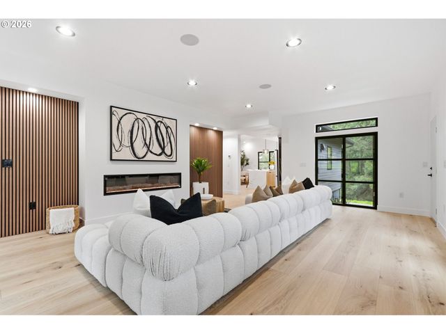 10000 Sw 25TH Ave, Portland, OR 97219