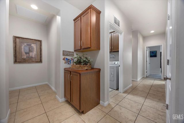 14505 Checkerbloom Drive, Bakersfield, CA 93314