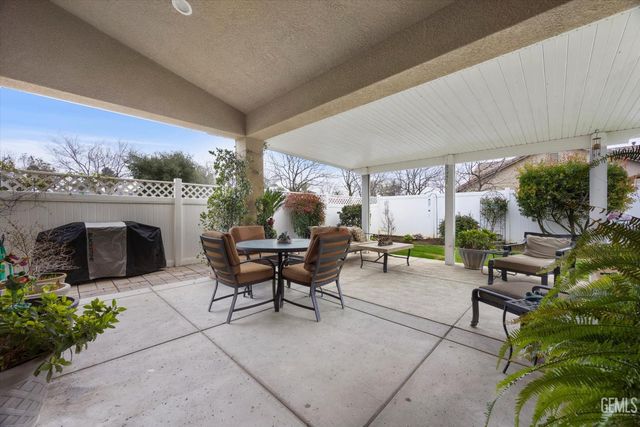 14505 Checkerbloom Drive, Bakersfield, CA 93314