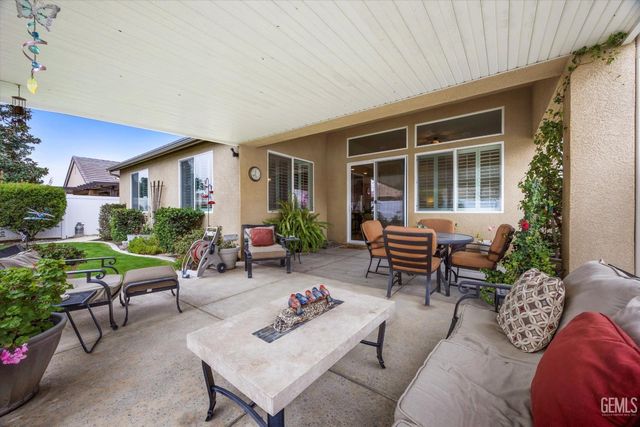 14505 Checkerbloom Drive, Bakersfield, CA 93314