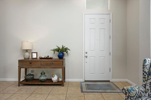 14505 Checkerbloom Drive, Bakersfield, CA 93314