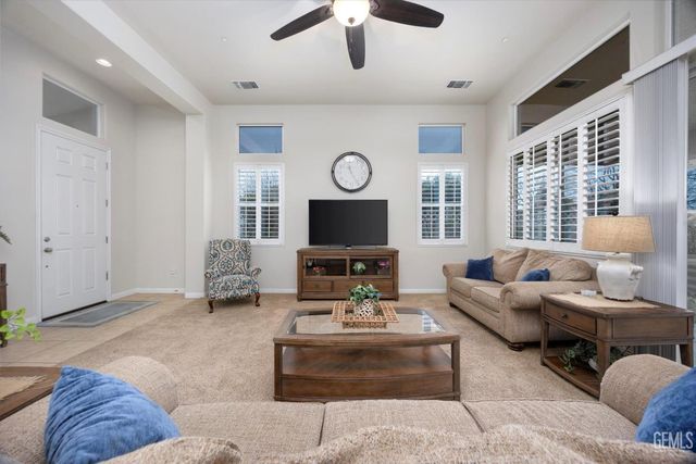 14505 Checkerbloom Drive, Bakersfield, CA 93314