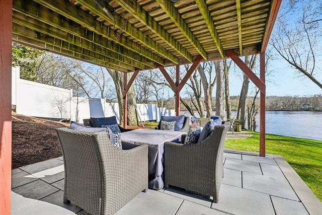 96 Margin St, Haverhill, MA 01832