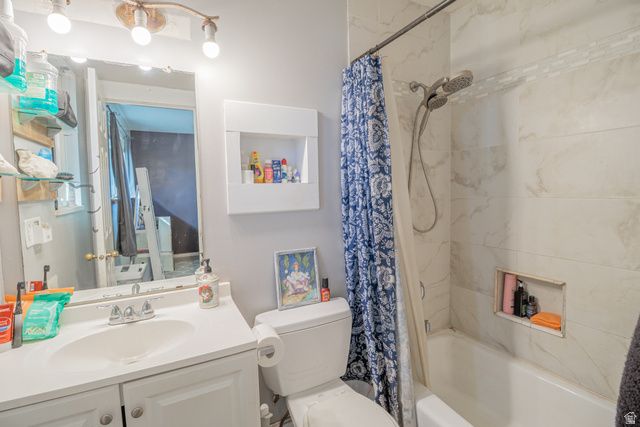 2883 W 4275 S, Roy, UT 84067