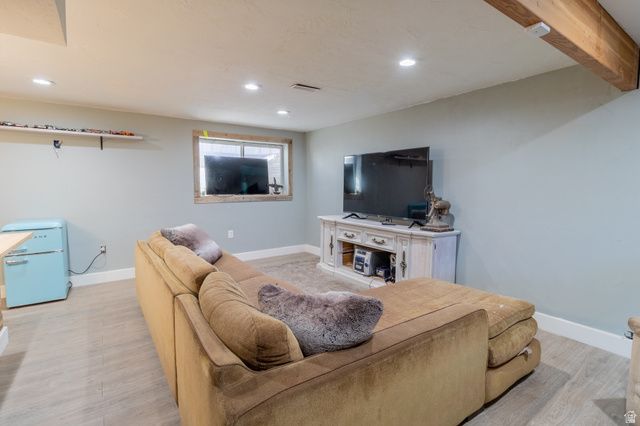 2883 W 4275 S, Roy, UT 84067