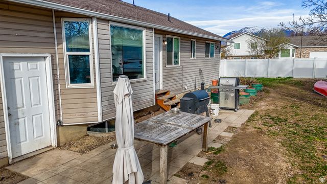 2883 W 4275 S, Roy, UT 84067