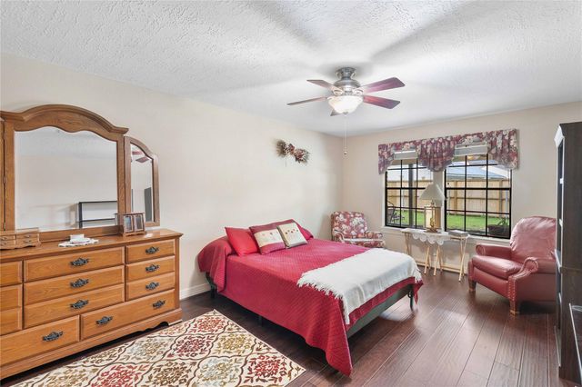 5302 Manor Oaks Drive, Houston, TX 77339