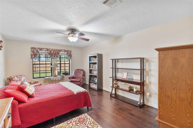 5302 Manor Oaks Drive, Houston, TX 77339