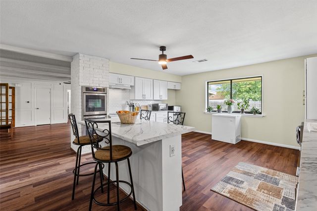 408 E Mulberry Street, Leonard, TX 75452