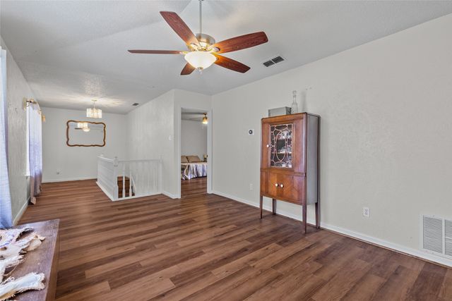 408 E Mulberry Street, Leonard, TX 75452