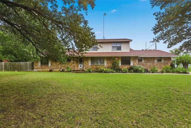 408 E Mulberry Street, Leonard, TX 75452
