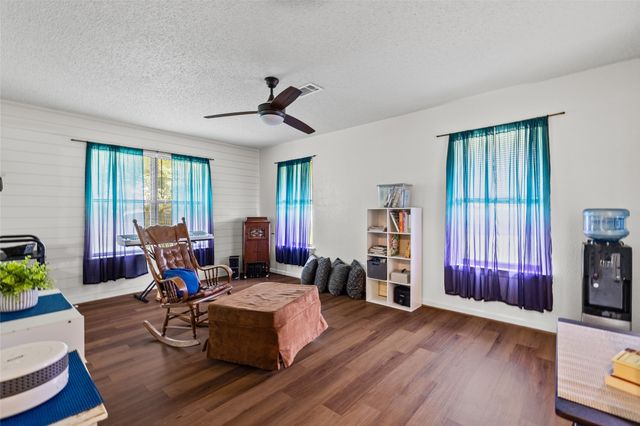 408 E Mulberry Street, Leonard, TX 75452