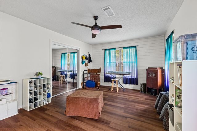 408 E Mulberry Street, Leonard, TX 75452
