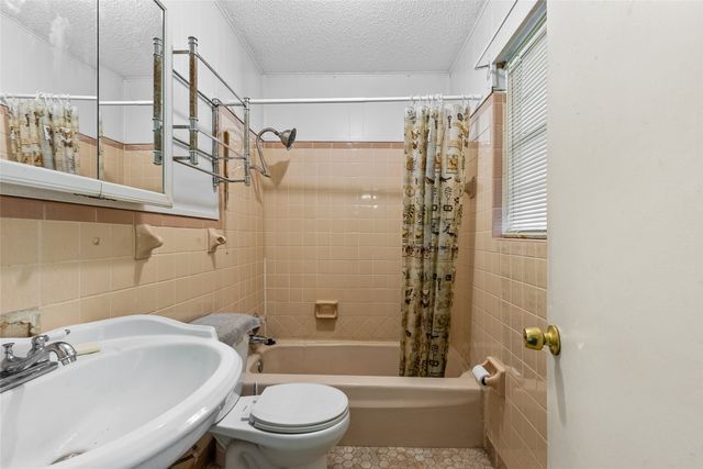 408 E Mulberry Street, Leonard, TX 75452