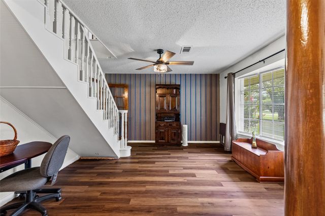 408 E Mulberry Street, Leonard, TX 75452