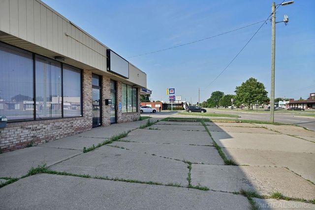 21020 Kelly Road, Eastpointe, MI 48021