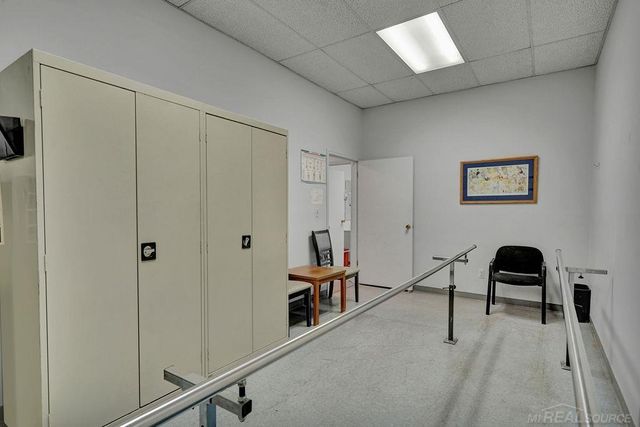 21020 Kelly Road, Eastpointe, MI 48021