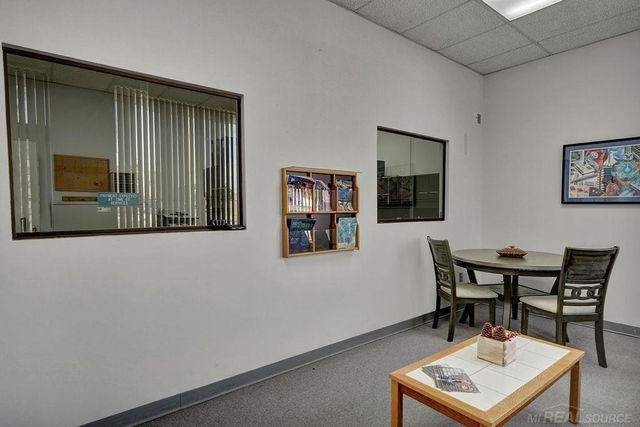 21020 Kelly Road, Eastpointe, MI 48021