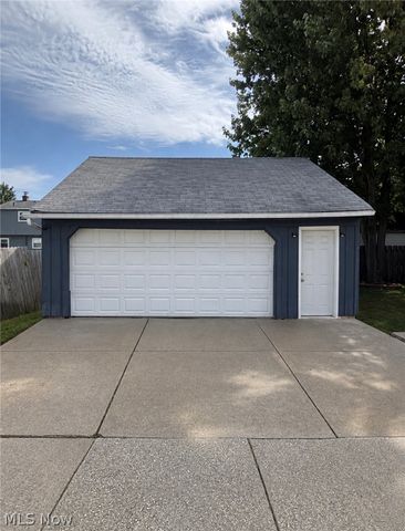 1077 E 347th Street, Eastlake, OH 44095