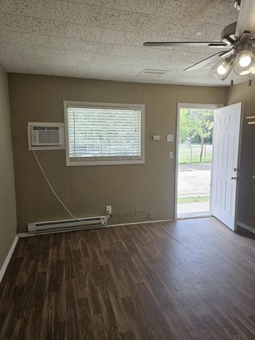 1205 S Sibley Avenue, Litchfield, MN 55355
