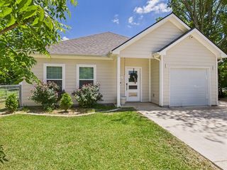 100 Winchester Circle, Mabank, TX 75156