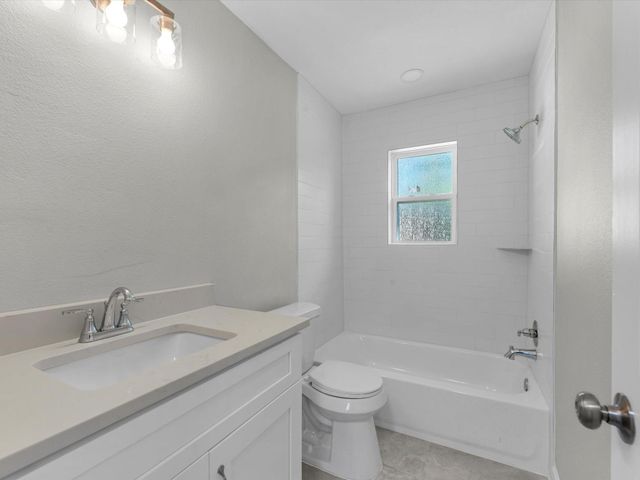 609 Debbie Lane, Alvin, TX 77511