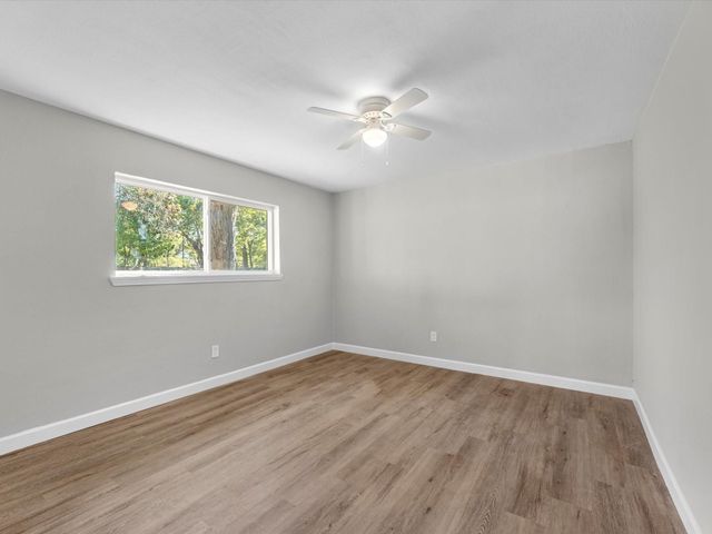 609 Debbie Lane, Alvin, TX 77511