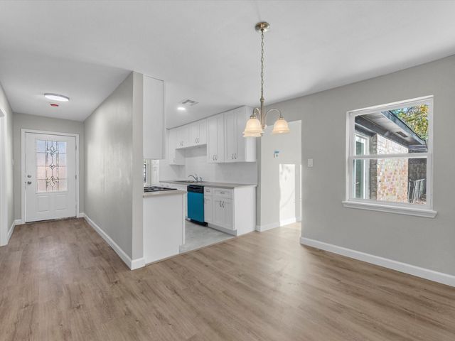 609 Debbie Lane, Alvin, TX 77511