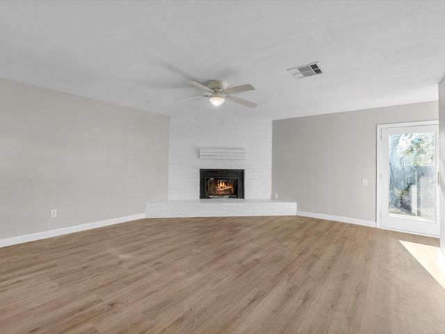 609 Debbie Lane, Alvin, TX 77511