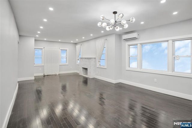 561 Grand Avenue, Leonia, NJ 07605