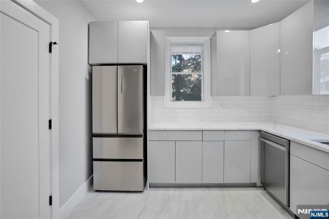 561 Grand Avenue, Leonia, NJ 07605