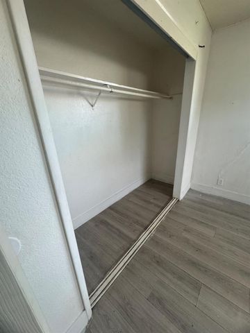 2420 W Acacia St, Stockton, CA 95203