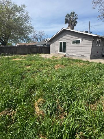 2420 W Acacia St, Stockton, CA 95203