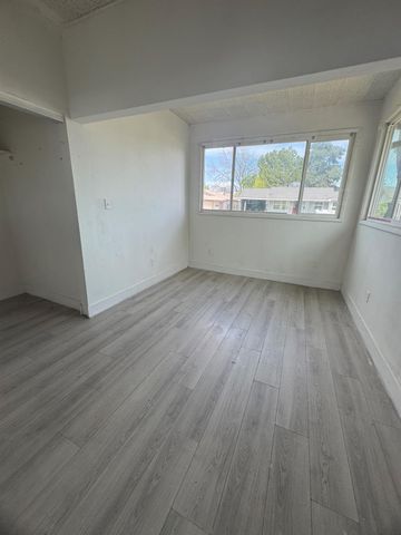 2420 W Acacia St, Stockton, CA 95203