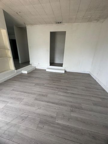 2420 W Acacia St, Stockton, CA 95203