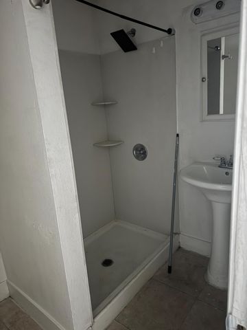 2420 W Acacia St, Stockton, CA 95203