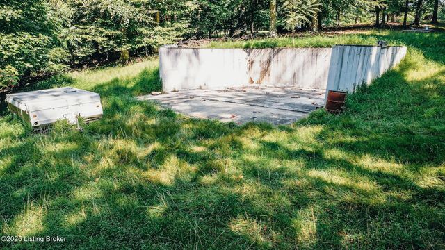 731 Camp Greenshores Ln, Mcdaniels, KY 40152